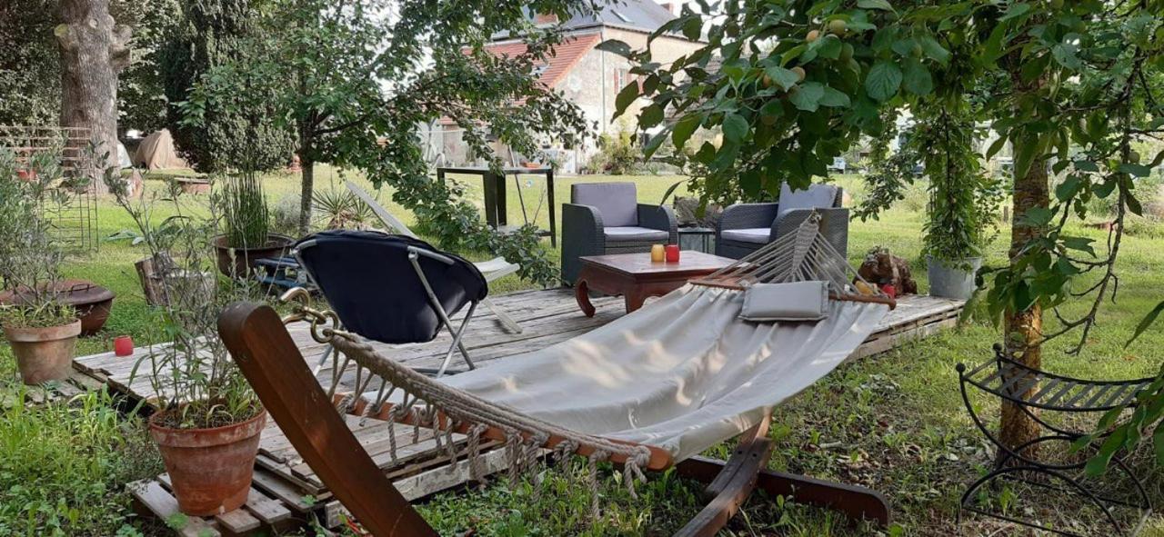 Bed and Breakfast Les Petites Mirabelles Нуае-сюр-Шер Экстерьер фото